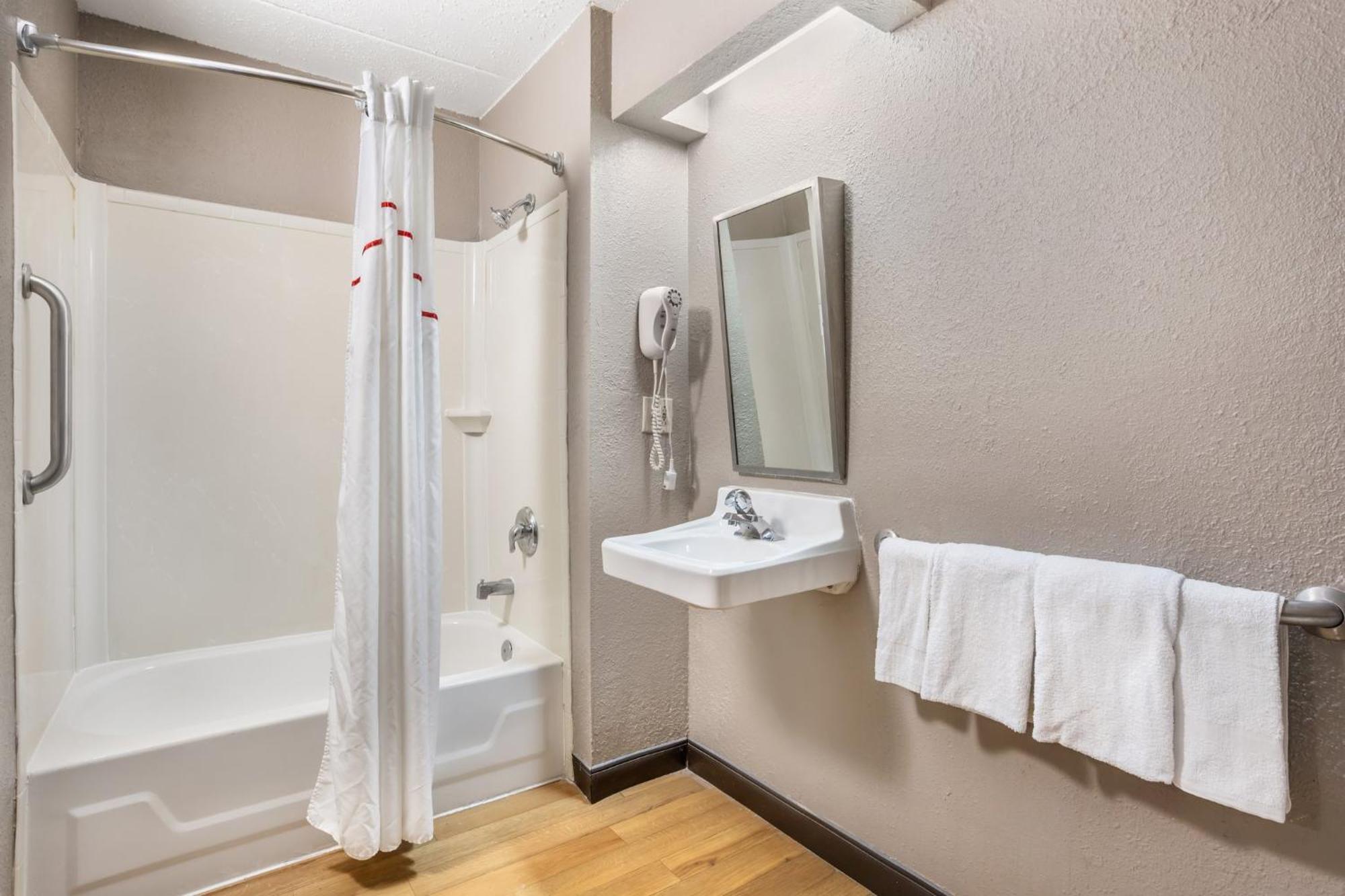Red Roof Inn Tinton Falls-Jersey Shore Екстер'єр фото